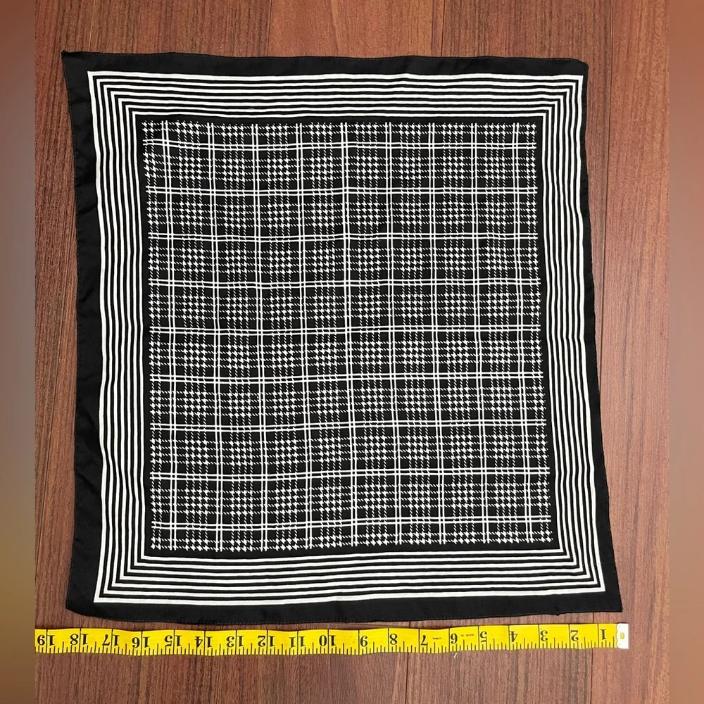 Fun vintage black white scarf
